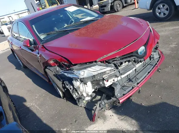 4T1B21HK2JU503887 2018 TOYOTA CAMRY - Image 1