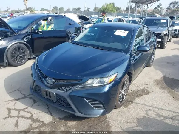 4T1B21HK2JU505672 2018 TOYOTA CAMRY - Image 2