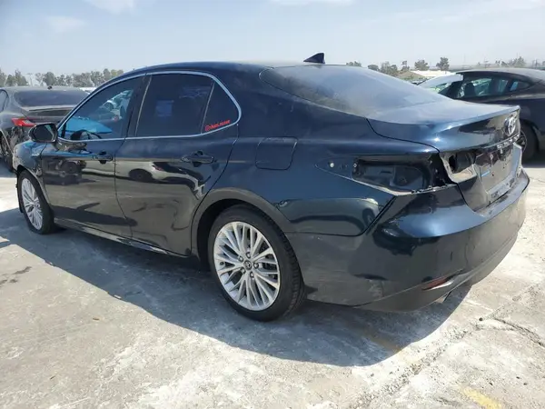 4T1B21HK2JU506708 2018 TOYOTA CAMRY - Image 2