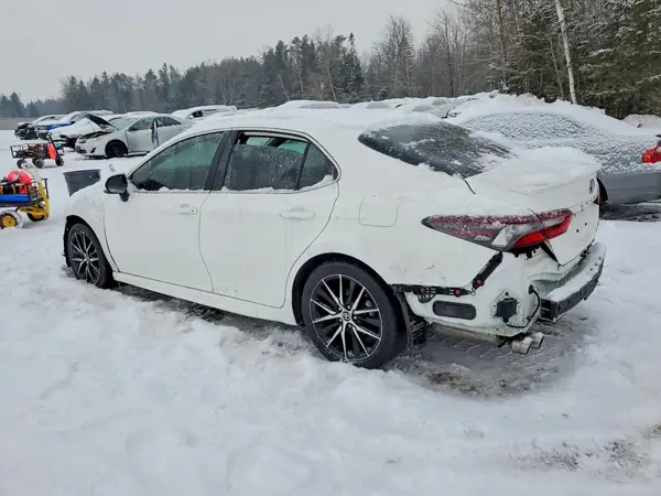 4T1B21HK2RU020797 2024 TOYOTA CAMRY - Image 2
