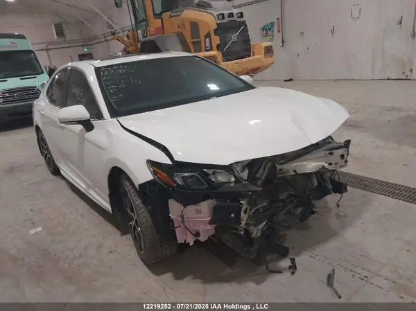 4T1B21HK2RU021335 2024 TOYOTA CAMRY - Image 1