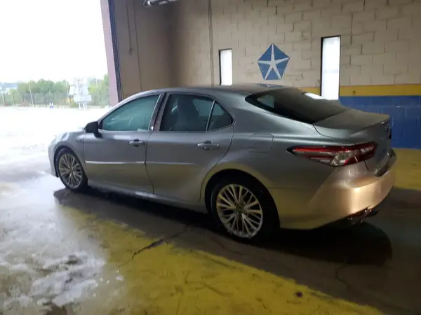 4T1B21HK3JU005679 2018 TOYOTA CAMRY - Image 2