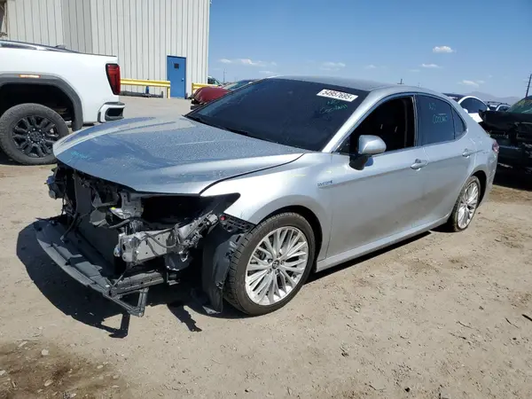 4T1B21HK3JU007609 2018 TOYOTA CAMRY - Image 1