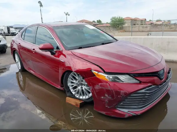 4T1B21HK3JU507480 2018 TOYOTA CAMRY - Image 1