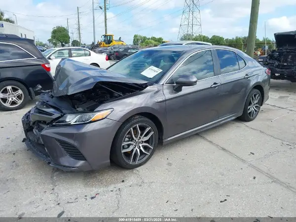 4T1B21HK3KU518917 2019 TOYOTA CAMRY - Image 2