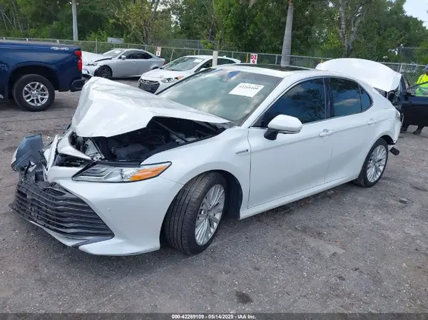 4T1B21HK4JU002788 2018 TOYOTA CAMRY - Image 2