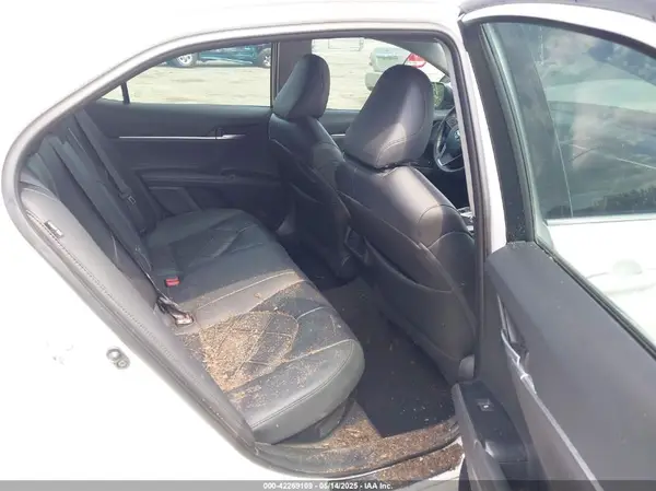 4T1B21HK4JU002788 2018 TOYOTA CAMRY - Image 8