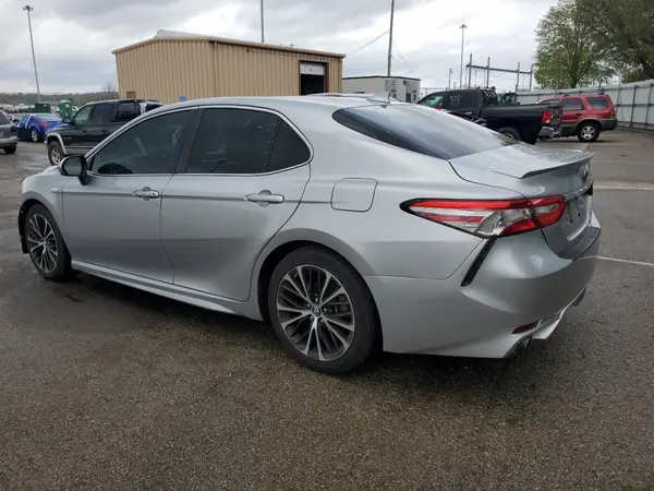 4T1B21HK4JU003746 2018 TOYOTA CAMRY - Image 2