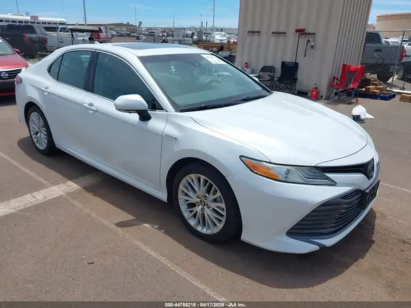 4T1B21HK4JU009269 2018 TOYOTA CAMRY - Image 1