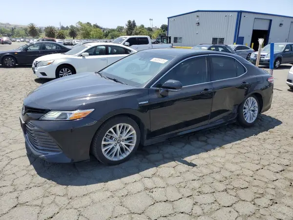 4T1B21HK4JU009787 2018 TOYOTA CAMRY - Image 1