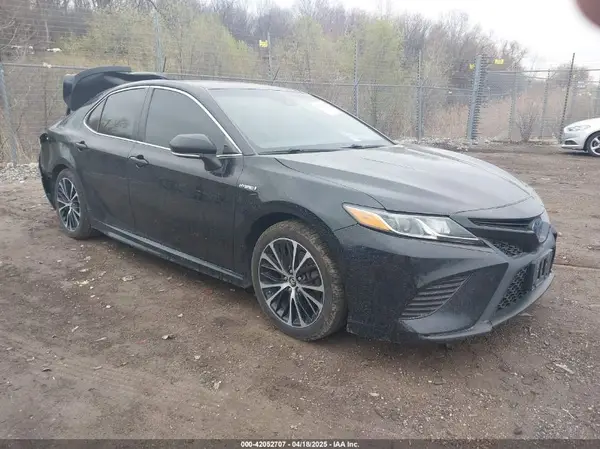 4T1B21HK4JU502580 2018 TOYOTA CAMRY - Image 1