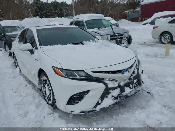 4T1B21HK4JU505589 2018 TOYOTA CAMRY - Image 1