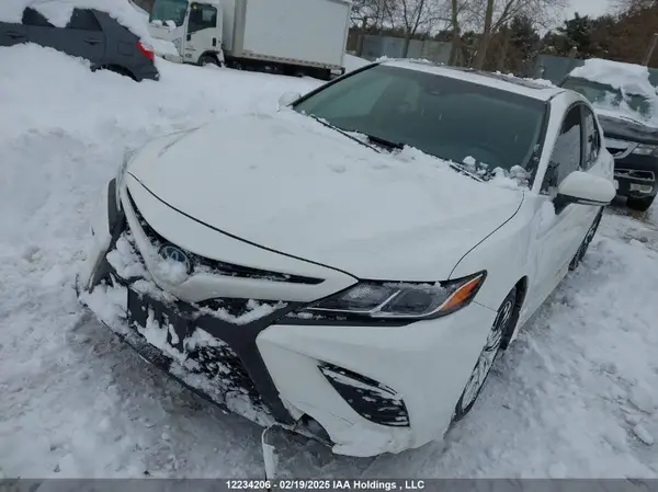 4T1B21HK4JU505589 2018 TOYOTA CAMRY - Image 2
