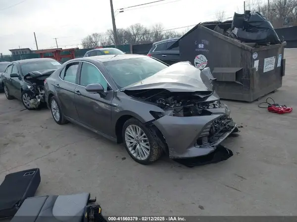 4T1B21HK4JU506886 2018 TOYOTA CAMRY - Image 1