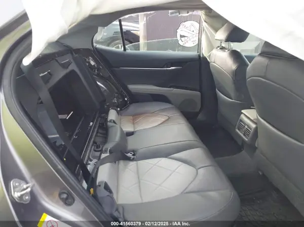 4T1B21HK4JU506886 2018 TOYOTA CAMRY - Image 8