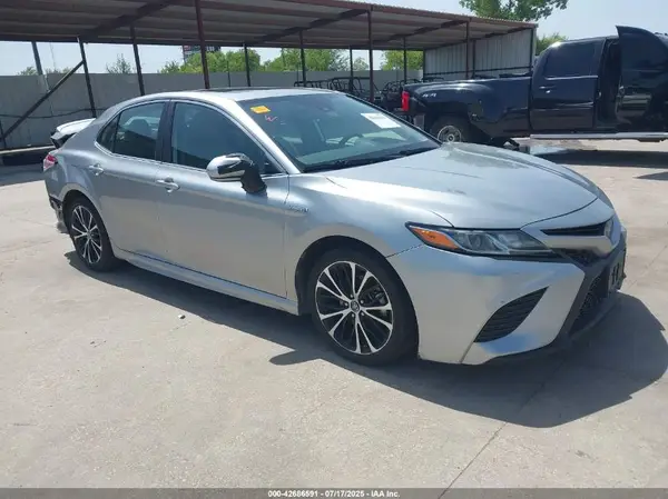 4T1B21HK4KU516982 2019 TOYOTA CAMRY - Image 1