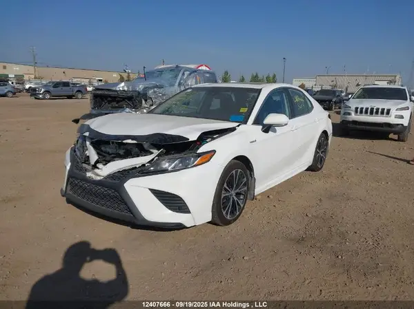 4T1B21HK4LU014670 2020 TOYOTA CAMRY - Image 2