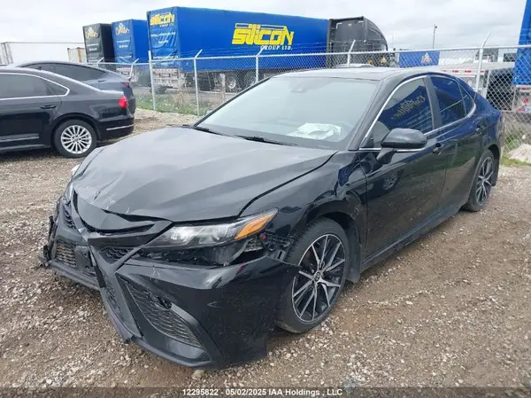 4T1B21HK4NU016745 2022 TOYOTA CAMRY - Image 2