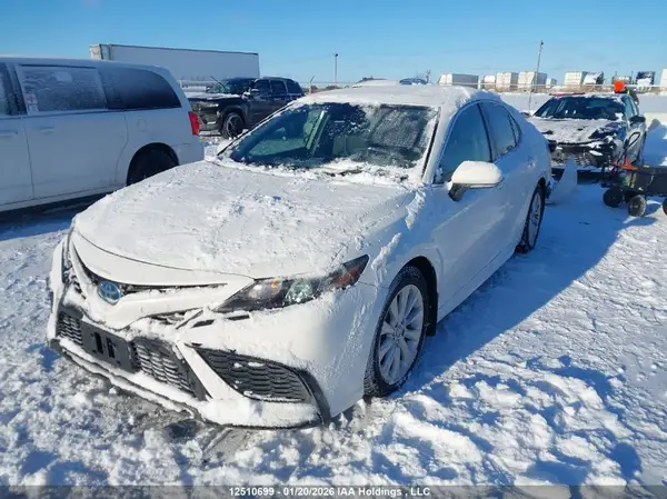 4T1B21HK4NU017622 2022 TOYOTA CAMRY - Image 2