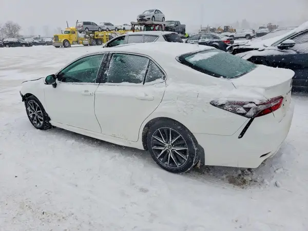 4T1B21HK4NU017989 2022 TOYOTA CAMRY - Image 2