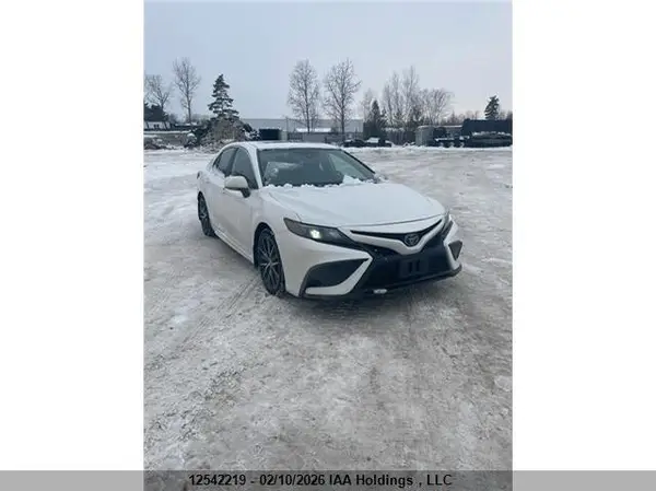 4T1B21HK4NU018432 2022 TOYOTA CAMRY - Image 2