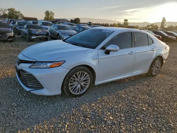 4T1B21HK5JU007790 2018 TOYOTA CAMRY - Image 1