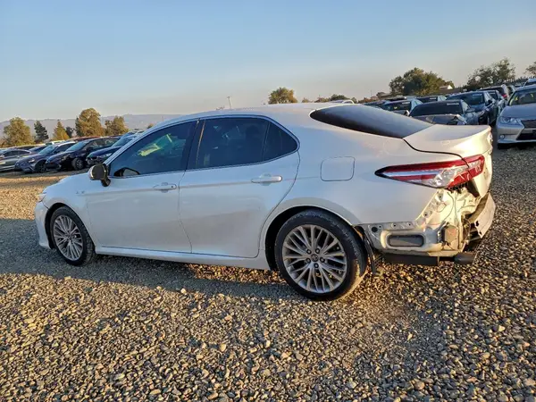 4T1B21HK5JU007790 2018 TOYOTA CAMRY - Image 2