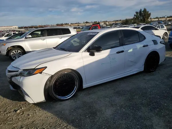 4T1B21HK5KU519566 2019 TOYOTA CAMRY - Image 1