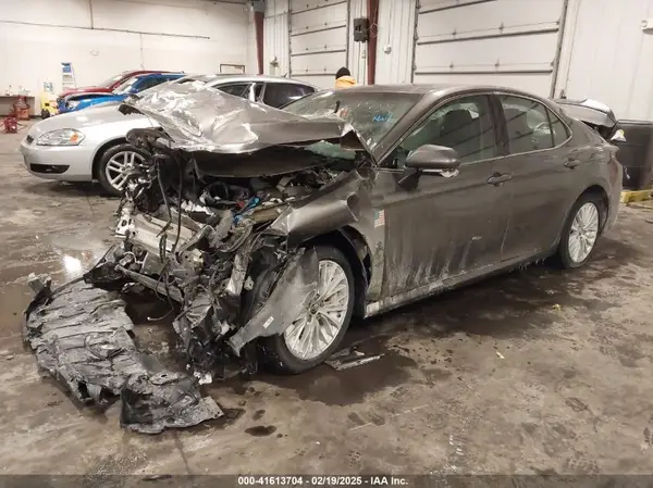 4T1B21HK6JU001870 2018 TOYOTA CAMRY - Image 2