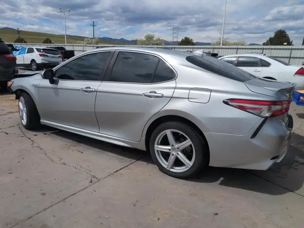 4T1B21HK6JU002064 2018 TOYOTA CAMRY - Image 2