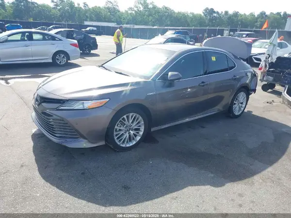 4T1B21HK6JU005868 2018 TOYOTA CAMRY - Image 2