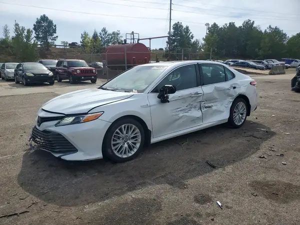 4T1B21HK6JU006809 2018 TOYOTA CAMRY - Image 1