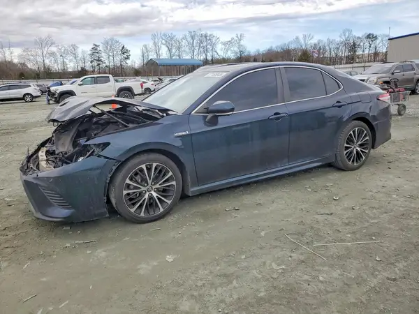 4T1B21HK6JU500782 2018 TOYOTA CAMRY - Image 1