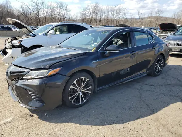4T1B21HK6JU501138 2018 TOYOTA CAMRY - Image 1