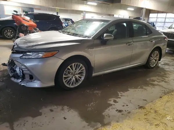 4T1B21HK6JU502791 2018 TOYOTA CAMRY - Image 1