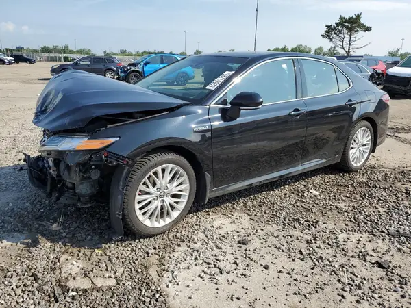 4T1B21HK6JU509403 2018 TOYOTA CAMRY - Image 1