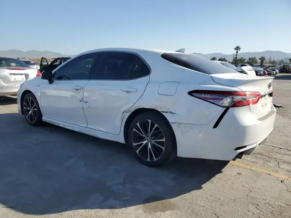 4T1B21HK6JU509689 2018 TOYOTA CAMRY - Image 2