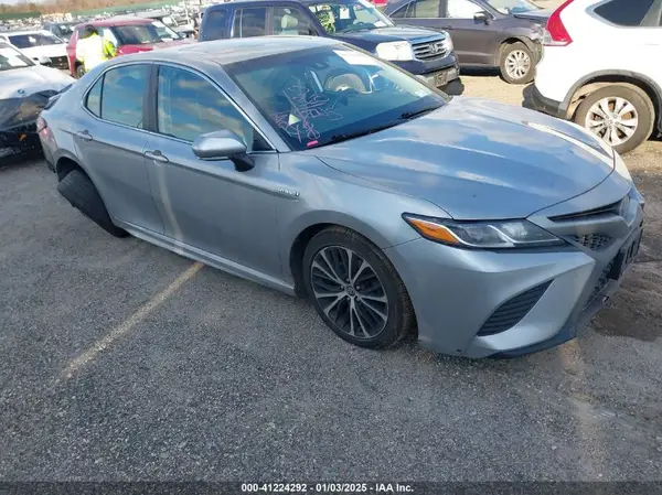 4T1B21HK6KU010070 2019 TOYOTA CAMRY - Image 1