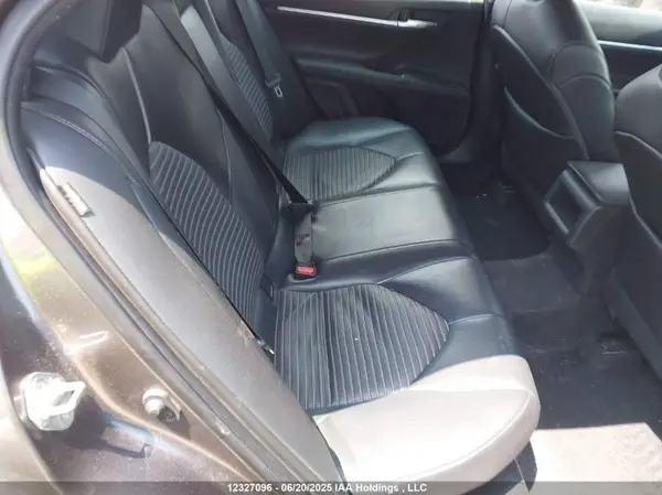 4T1B21HK6MU016390 2021 TOYOTA CAMRY - Image 8