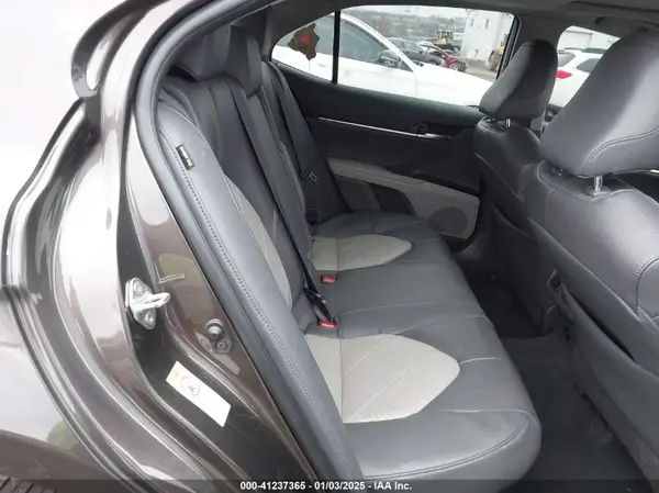 4T1B21HK7JU001649 2018 TOYOTA CAMRY - Image 8