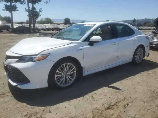 4T1B21HK7JU009752 2018 TOYOTA CAMRY - Image 1