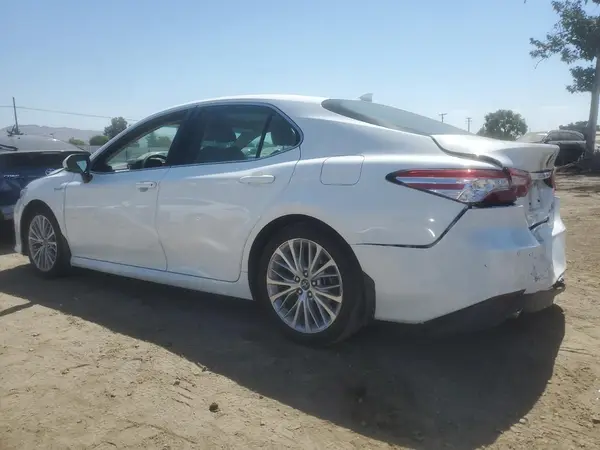 4T1B21HK7JU009752 2018 TOYOTA CAMRY - Image 2