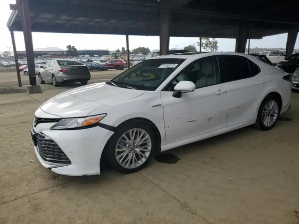 4T1B21HK7JU504744 2018 TOYOTA CAMRY - Image 1