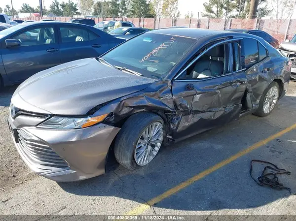 4T1B21HK8JU001854 2018 TOYOTA CAMRY - Image 2