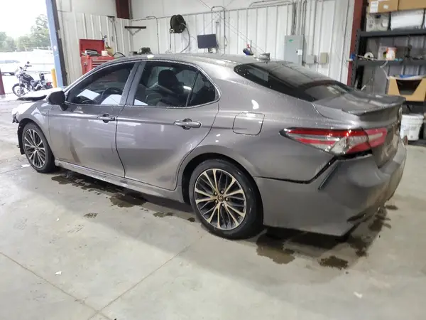 4T1B21HK8JU002003 2018 TOYOTA CAMRY - Image 2