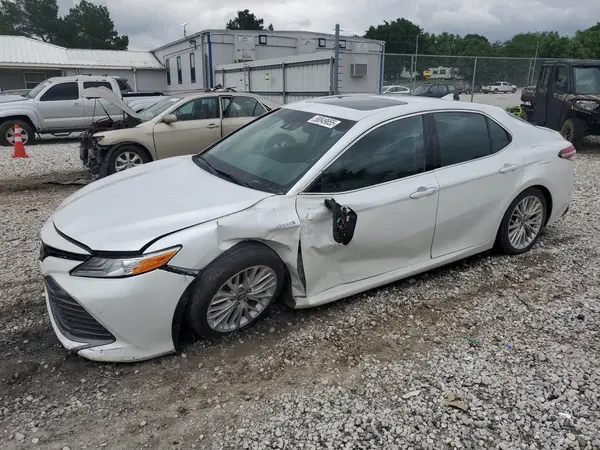 4T1B21HK8JU005029 2018 TOYOTA CAMRY - Image 1