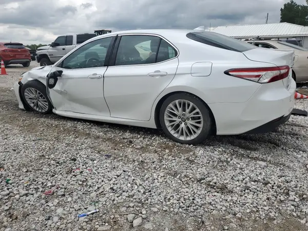 4T1B21HK8JU005029 2018 TOYOTA CAMRY - Image 2