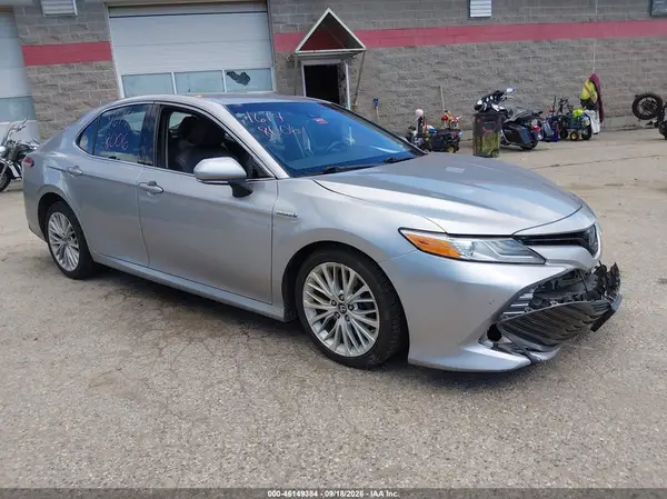 4T1B21HK8JU005516 2018 TOYOTA CAMRY - Image 1