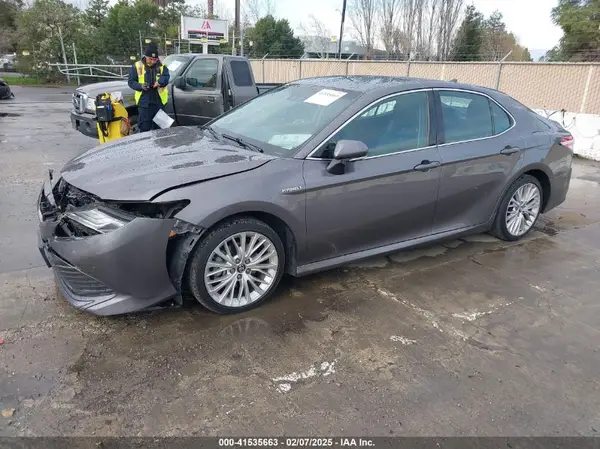 4T1B21HK8JU006116 2018 TOYOTA CAMRY - Image 2
