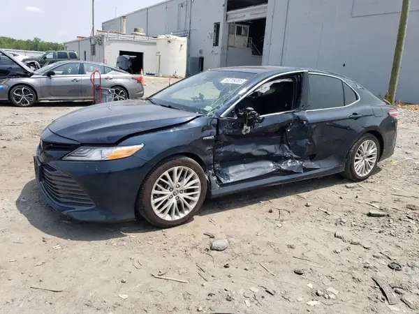 4T1B21HK8JU501688 2018 TOYOTA CAMRY - Image 1